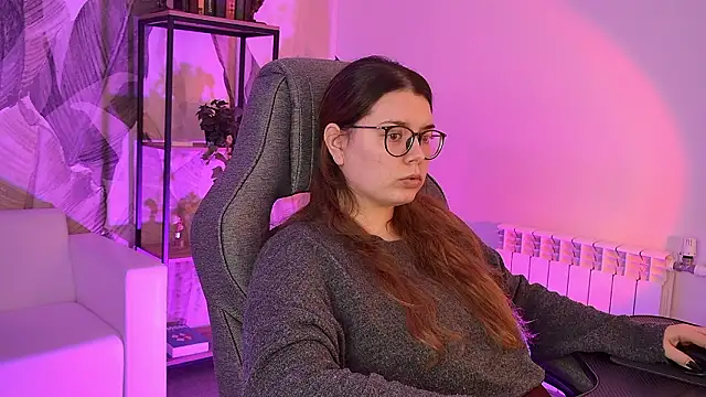 Snapshot of KeytSilvas chatting on February 9, 12:20 pm KeytSilvas online show from February 9, 12:20 pm