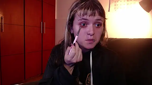 NEXT DOOR GIRL  online show from November 15, 10:26 pm