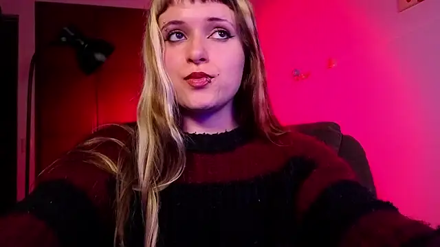 NEXT DOOR GIRL  online show from March 26, 11:10 pm