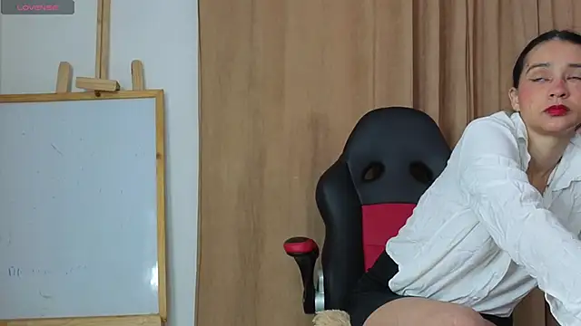 Snapshot of samarha_xue chatting on February 21, 11:33 am samarha xue online show from February 21, 11:33 am