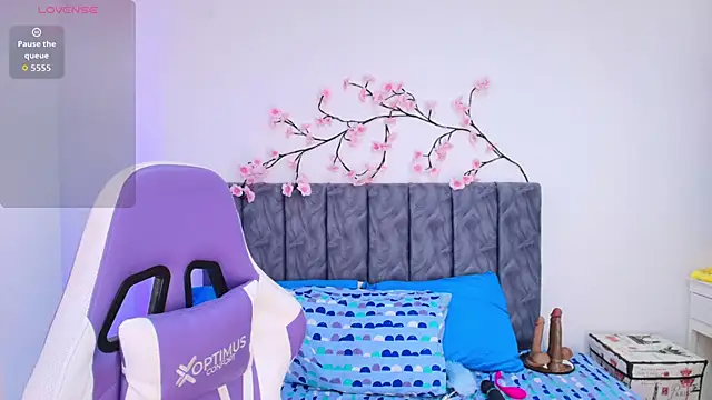 Sophiee Velvet online show from June 12, 2:05 pm