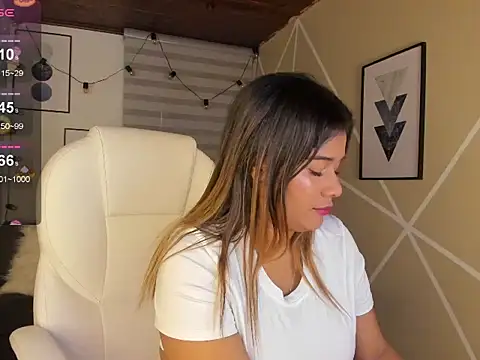 Snapshot of Enma__clark chatting on November 8, 4:12 am Enma clark online show from November 8, 4:12 am