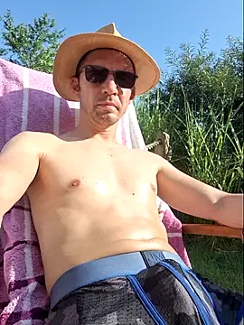 Snapshot of Slegde85 chatting on June 19, 3:38 pm Slegde85 online show from June 19, 3:38 pm