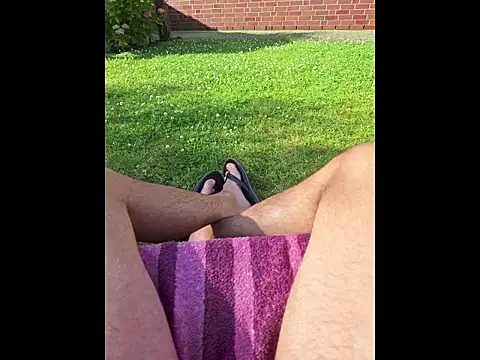 Snapshot of Slegde85 chatting on June 25, 3:49 pm Slegde85 online show from June 25, 3:49 pm