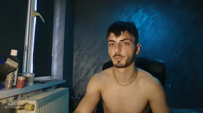 Snapshot of XXXdonXXX chatting on December 7, 8:33 am XXXdonXXX online show from December 7, 8:33 am