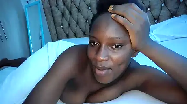 Snapshot of queen-goddess chatting on December 25, 1:09 pm queen-goddess online show from December 25, 1:09 pm