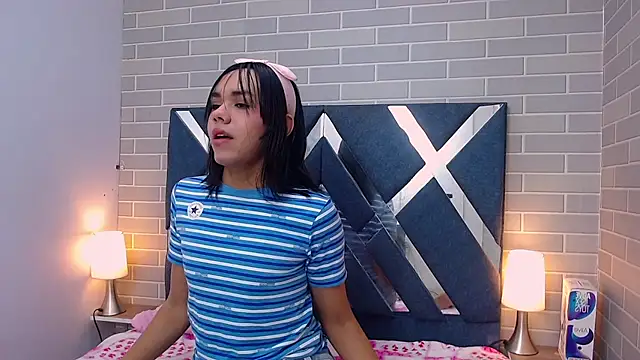 AndreaGil  online show from December 30, 12:52 pm