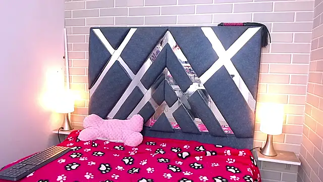 AndreaGil  online show from January 17, 12:31 pm