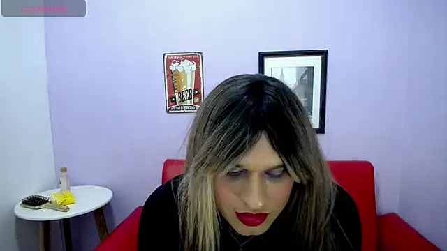 Snapshot of hkendrick chatting on February 4, 1:02 am hkendrick online show from February 4, 1:02 am