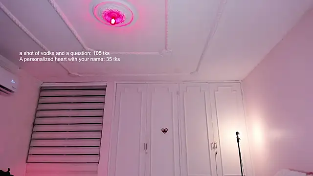 SweetJennaa online show from February 24, 8:27 am