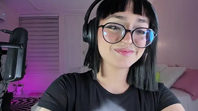 SweetJennaa online show from March 14, 7:26 am