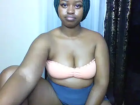 Candii wet  online show from February 7, 11:45 pm