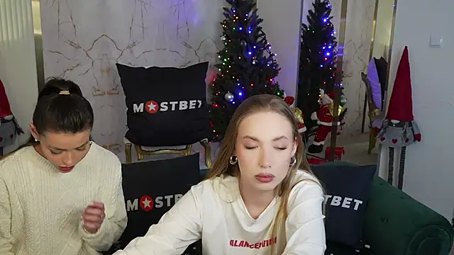 Snapshot of Gabriella054 chatting on January 3, 11:44 pm Gabriella054 online show from January 3, 11:44 pm