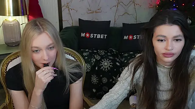 Snapshot of Gabriella054 chatting on January 8, 7:45 am Gabriella054 online show from January 8, 7:45 am