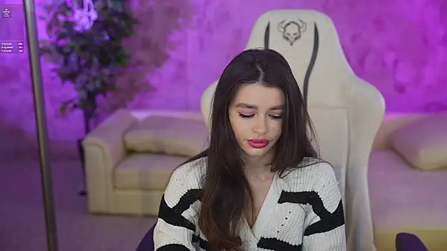 Snapshot of Gabriella054 chatting on March 3, 7:54 am Gabriella054 online show from March 3, 7:54 am