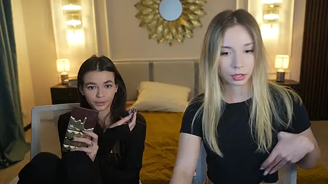 Snapshot of Gabriella054 chatting on March 20, 8:09 am Gabriella054 online show from March 20, 8:09 am