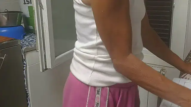 Snapshot of couplemilf2 chatting on July 31, 6:18 pm couplemilf2 online show from July 31, 6:18 pm