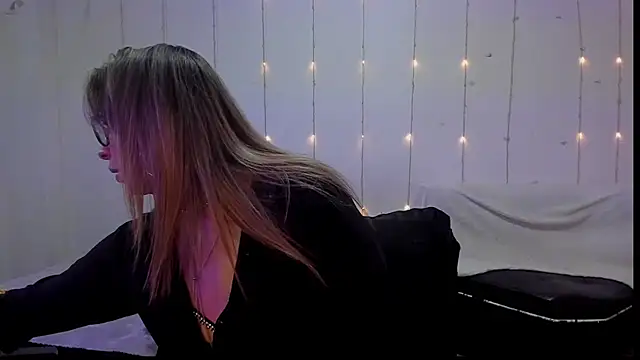 MichelleManson online show from January 31, 10:10 am