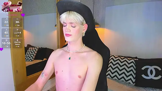 Snapshot of VladHellsing4 chatting on March 5, 2:35 pm VladHellsing4 online show from March 5, 2:35 pm