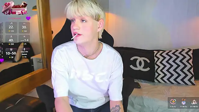 Snapshot of VladHellsing4 chatting on March 7, 2:25 pm VladHellsing4 online show from March 7, 2:25 pm