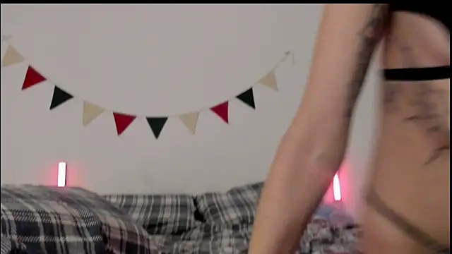 MiaDavis21 online show from September 12, 5:35 pm