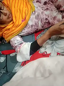 Snapshot of ArishaCouple chatting on December 24, 9:50 am ArishaCouple online show from December 24, 9:50 am