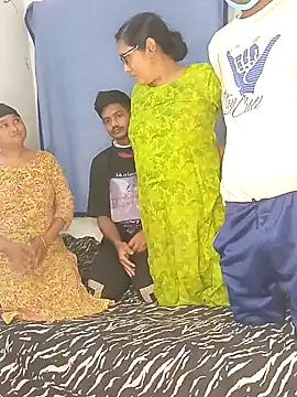 Snapshot of ArishaCouple chatting on January 28, 6:05 am ArishaCouple online show from January 28, 6:05 am