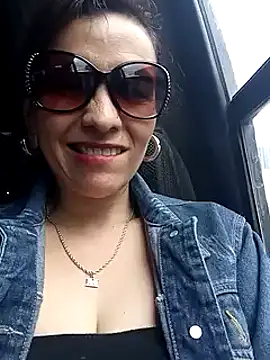 Milenahot 69  online show from December 17, 9:16 pm