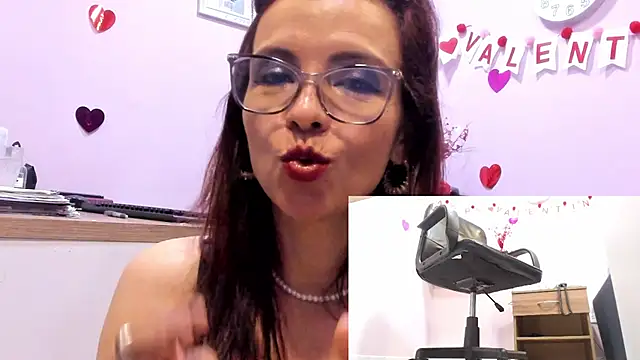 Milenahot 69  online show from February 5, 2:48 pm