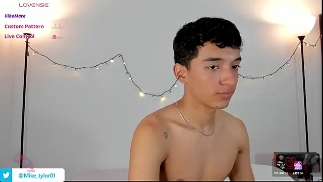 mike tylor01 online show from March 5, 8:00 pm