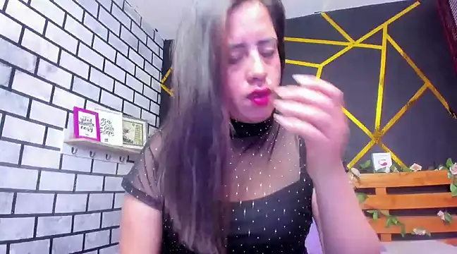 kathina giraldo online show from December 24, 5:02 pm