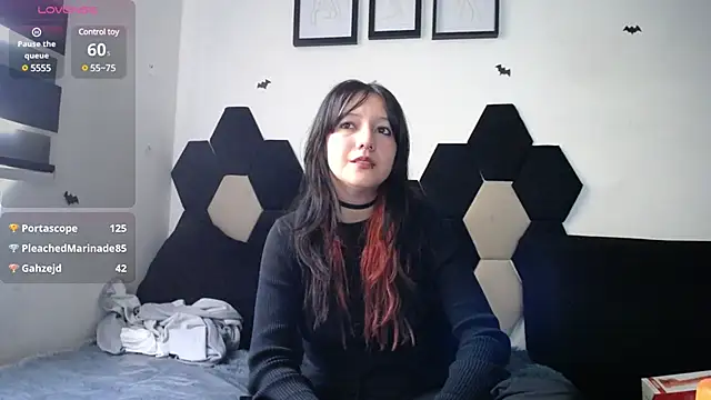 Maki Zein online show from December 11, 9:12 pm