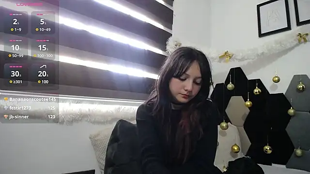 Maki Zein online show from December 13, 9:41 pm