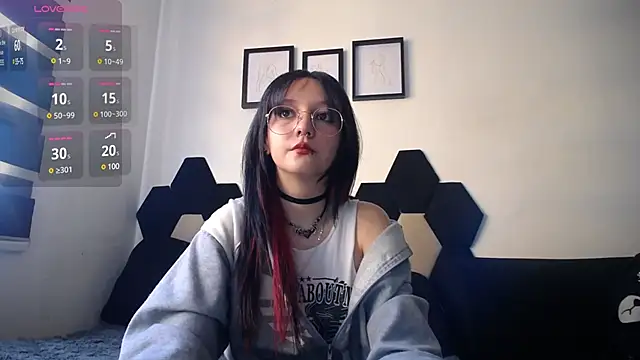 Maki Zein online show from December 31, 2:36 pm