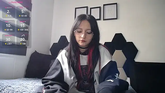 Maki Zein online show from January 6, 2:14 pm