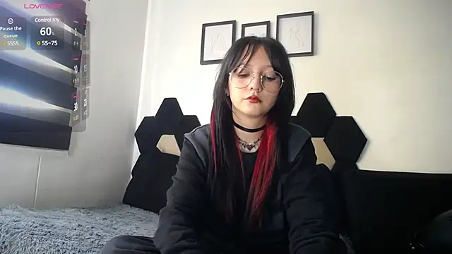 Maki Zein online show from January 7, 1:57 pm