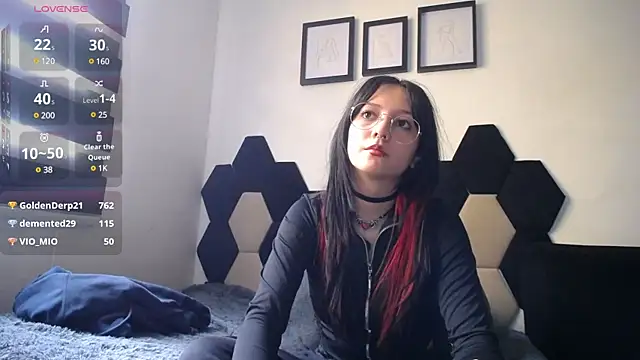 Maki Zein online show from January 8, 4:11 pm