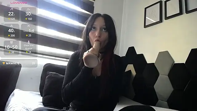 Maki Zein online show from January 13, 2:53 pm