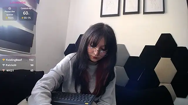 Maki Zein online show from February 17, 4:15 pm