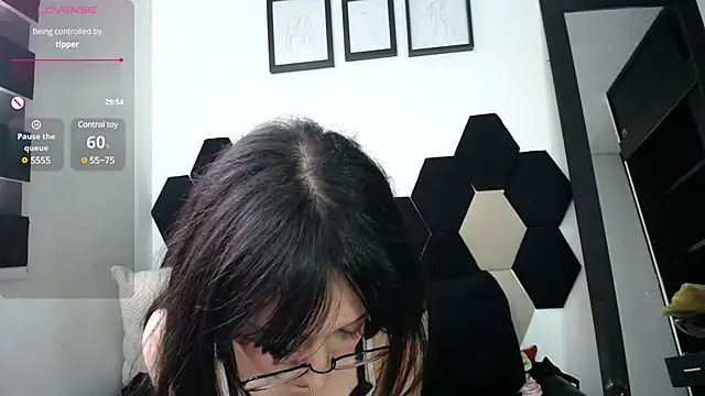 Maki Zein online show from February 20, 4:36 pm