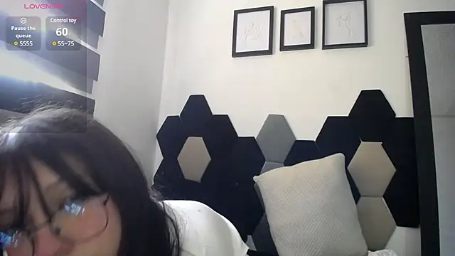 Maki Zein online show from February 27, 1:07 pm