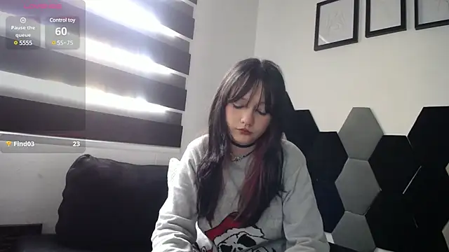 Maki Zein online show from March 4, 1:06 pm