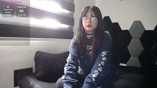 Maki Zein online show from March 11, 1:45 pm