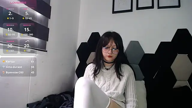 Maki Zein online show from March 14, 4:09 pm