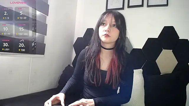 Maki Zein online show from March 17, 2:34 pm