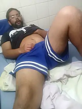 Snapshot of lele9457 chatting on October 26, 12:16 am lele9457 online show from October 26, 12:16 am