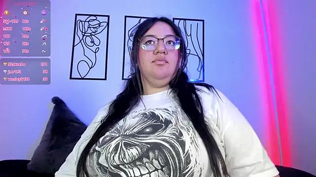 Snapshot of RubyPirsso18 chatting on February 18, 1:32 am RubyPirsso18 online show from February 18, 1:32 am