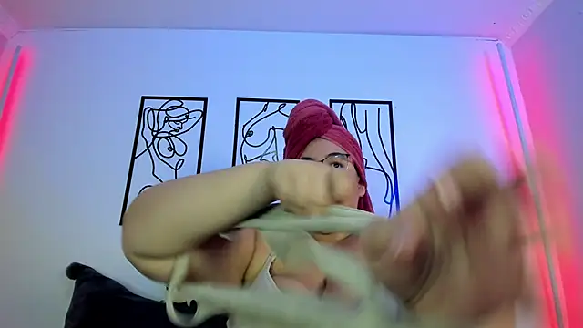 Snapshot of RubyPirsso18 chatting on March 20, 7:04 pm RubyPirsso18 online show from March 20, 7:04 pm