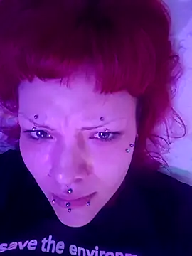 Snapshot of Sarah-Stoner chatting on June 13, 6:28 pm Sarah-Stoner online show from June 13, 6:28 pm