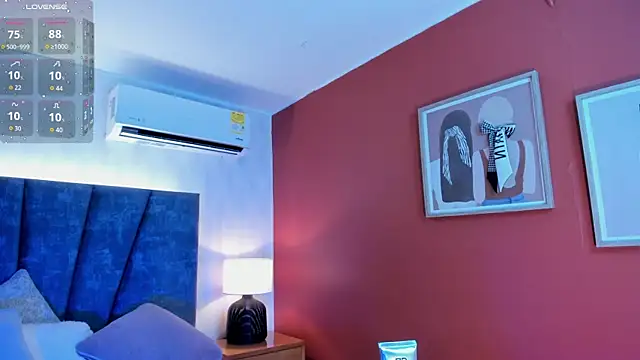 Snapshot of Ada__lee_ chatting on December 20, 1:23 am Ada lee online show from December 20, 1:23 am